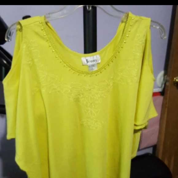 4 tops - Picture 9 of 16